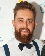 Adam Ogle headshot.