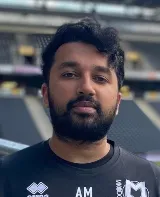 Akash Modwadia headshot.
