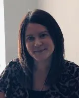 Michelle Roe headshot.