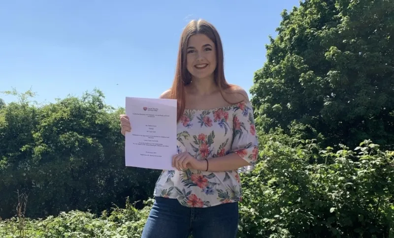 Chelsea-Jane Tweed with certificate.