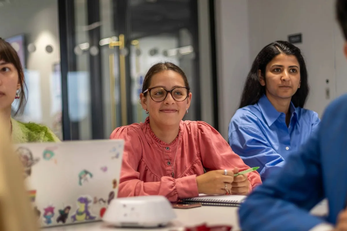 Students listening in seminar.
