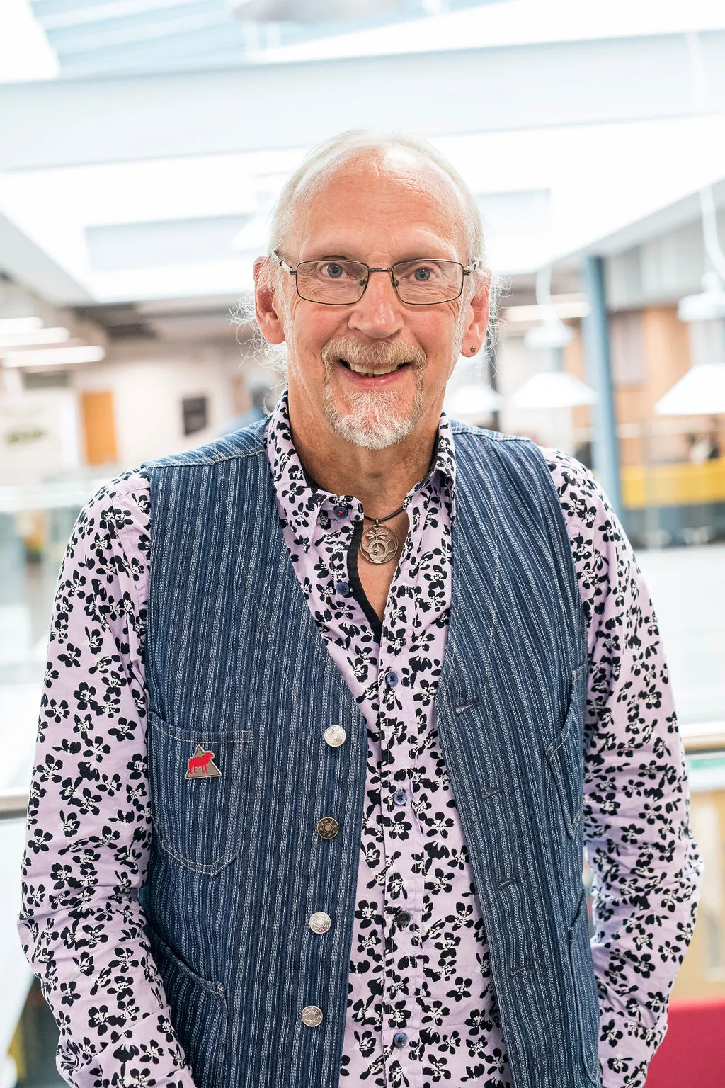 Staff profile photo of lecturer, Oz Hardwick..