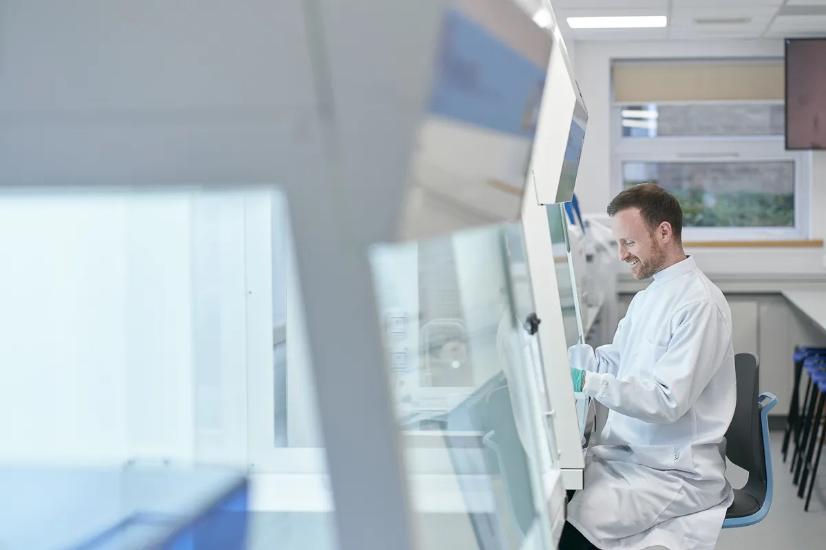Biomedical Science Technician working in laboratory..