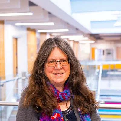 Profile photo of Dr Suzanne Owen.