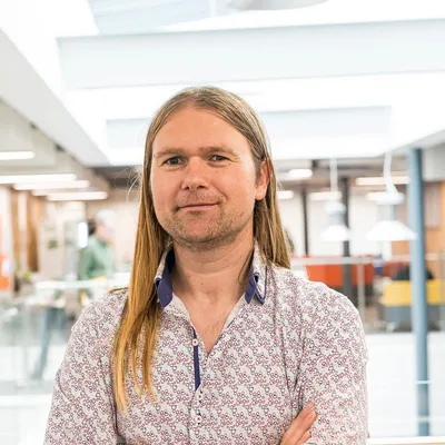 Profile photo of Dr Tim Gomersall.