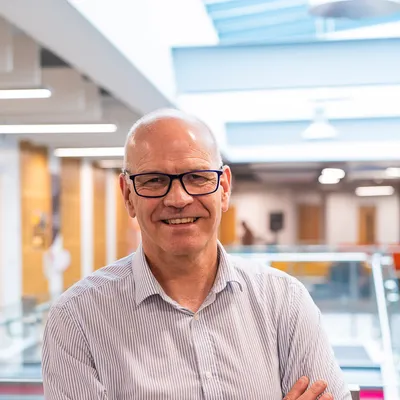Profile photo of Professor Steve Johnson.