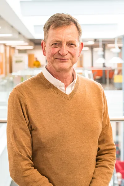 Andrew Glover