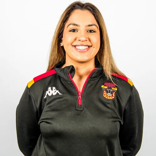 Image of graduate, Annum Hussain.