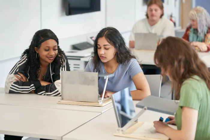 Psychology students working in lab