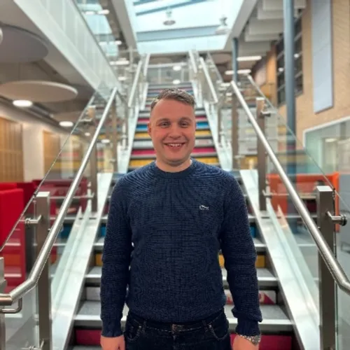 Image of Education graduate, Brad Lount.