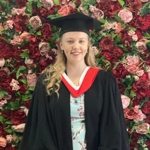 Image of Law graduate, Philippa Isaac.