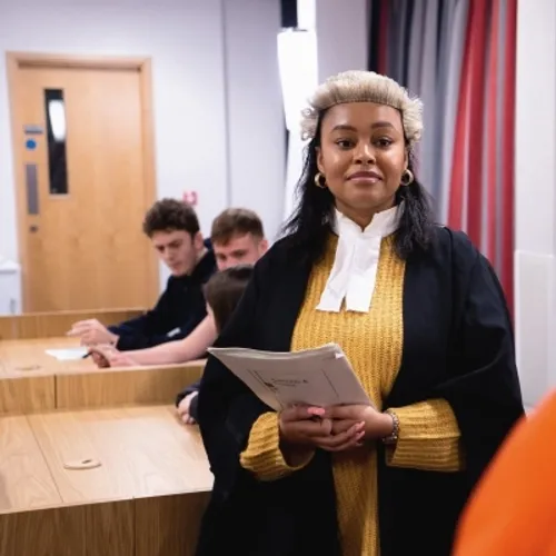 Image of Law graduate, Rhiarnae Campbell.