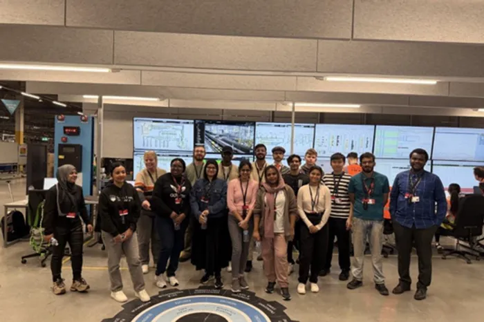 Image of Computer Science students visiting Amazon.